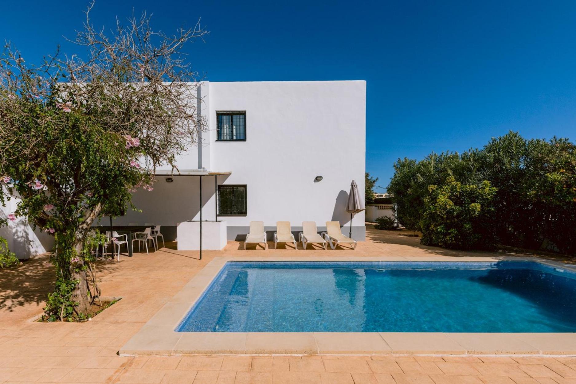 Villa Torres Is A Great Villa Only A 10 Minute Walk From The Centre Of Playa Den Bossa Sant Jordi de ses Salines Exteriör bild